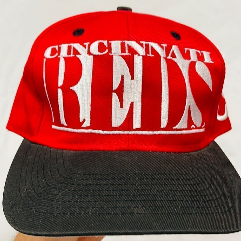 Vintage Cincinnati Reds Embroidered Spell Out SnapBack Hat - Picture 3 of 6